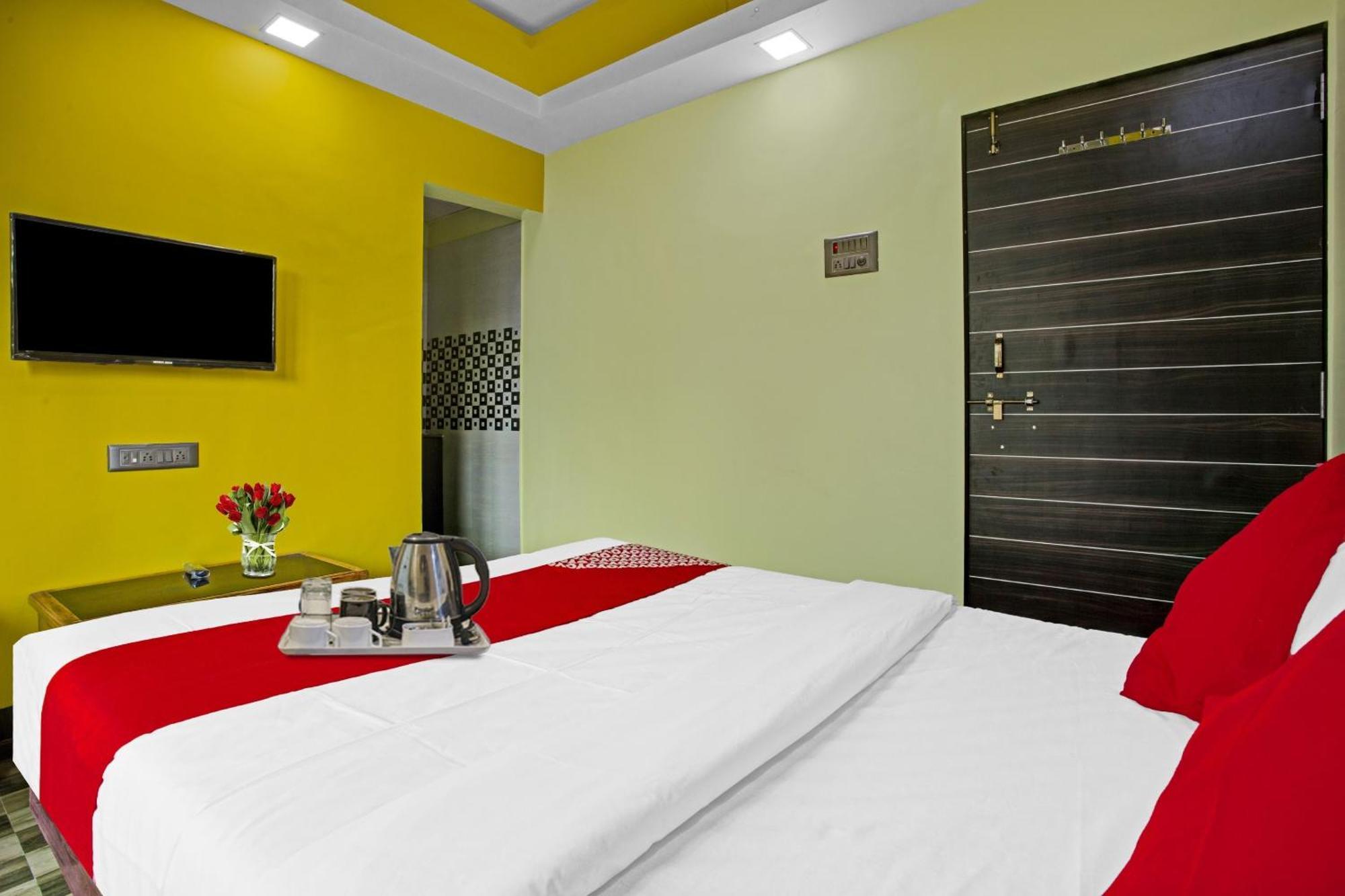 Hotel O Om Sai Residency Lodging And Boarding Taloje Budrukh Exterior foto