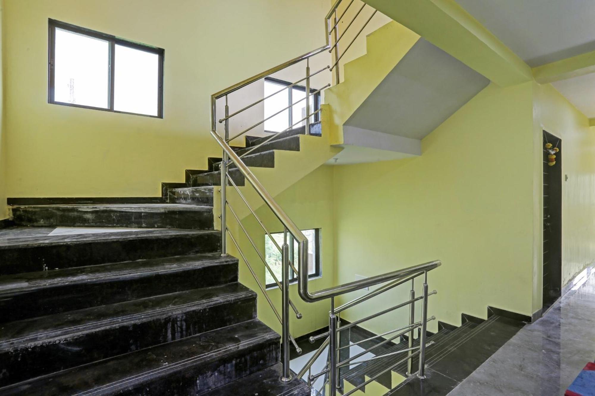 Hotel O Om Sai Residency Lodging And Boarding Taloje Budrukh Exterior foto