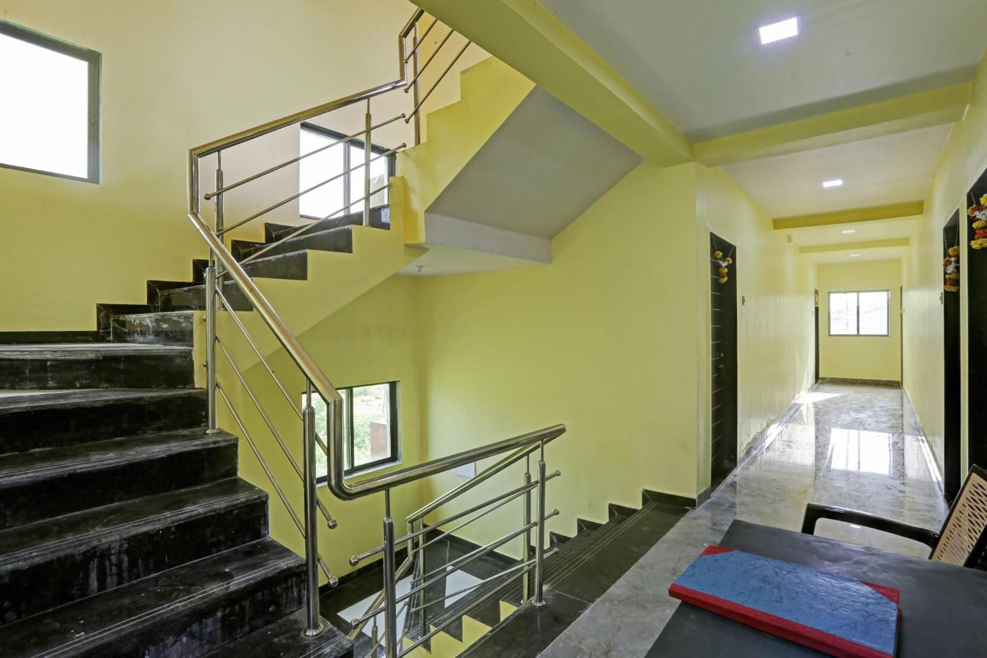 Hotel O Om Sai Residency Lodging And Boarding Taloje Budrukh Exterior foto